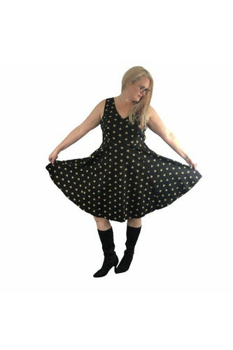 Oh Beehave Flare Dress | Curvy